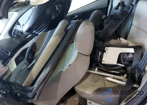 2014 Ford Focus Se from USA, damaged, VIN 1FADP3F20EL182401